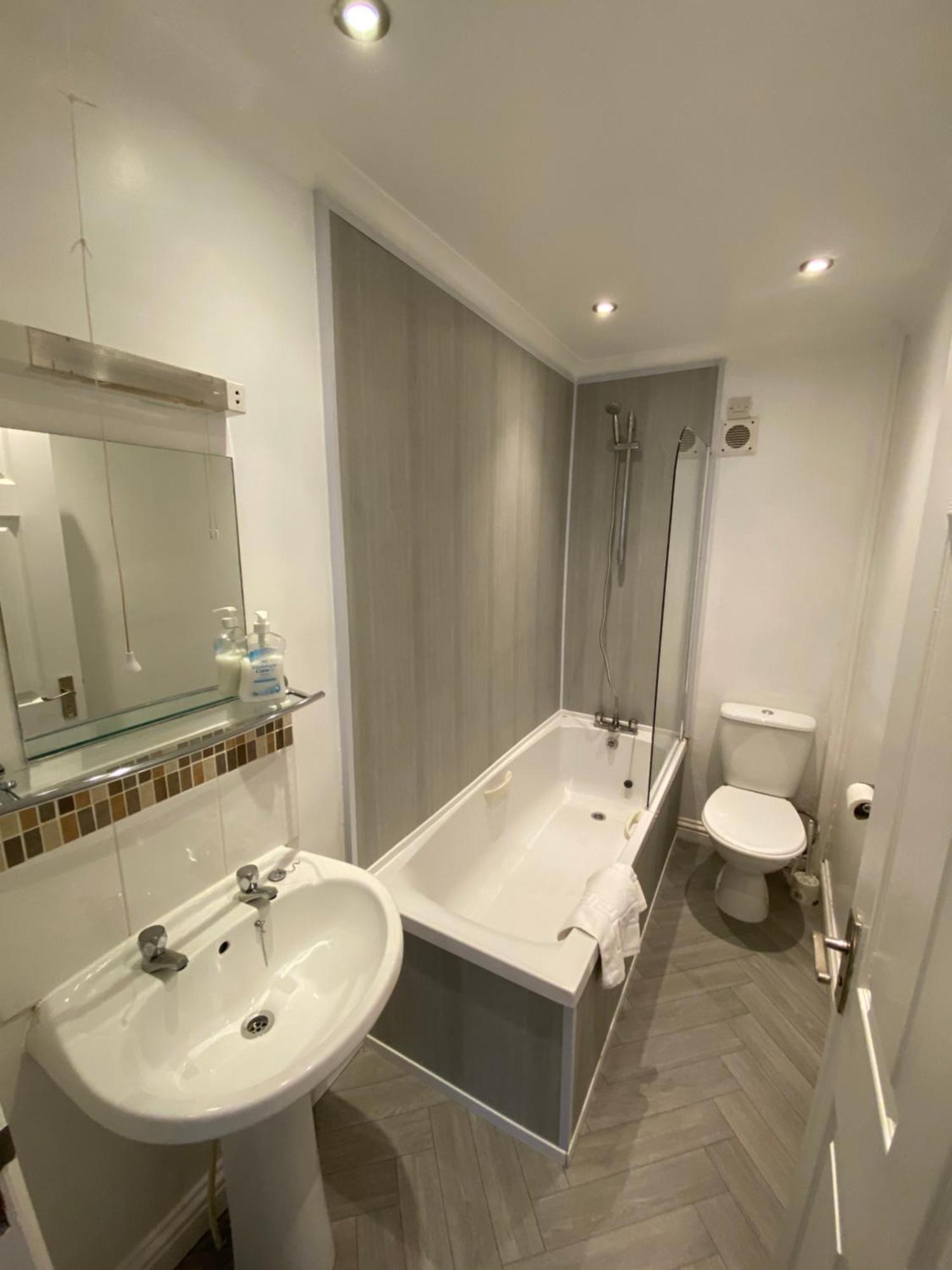 Flex Lets - Azalea Terrace Apartments Sunderland  Esterno foto